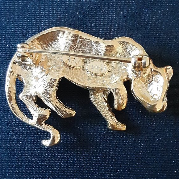 AFJ goldtone rhinestone-studded leopard/cheetah pin/brooch - Picture 4 of 5